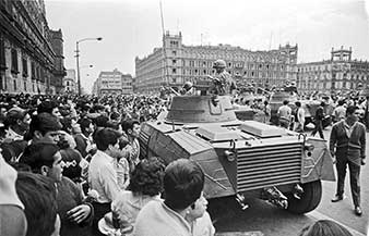 Ejército en el Zócalo de la Ciudad de México, 1968
